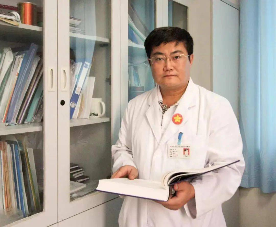 1984年,肖农师从全国知名小儿神经病学专家蔡方成,勤奋努力,刻苦钻研