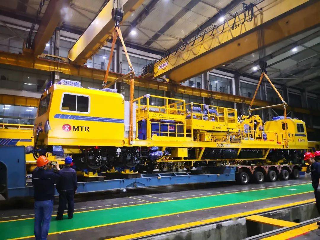 装备头条djze510新能源接触网检修作业车顺利出厂