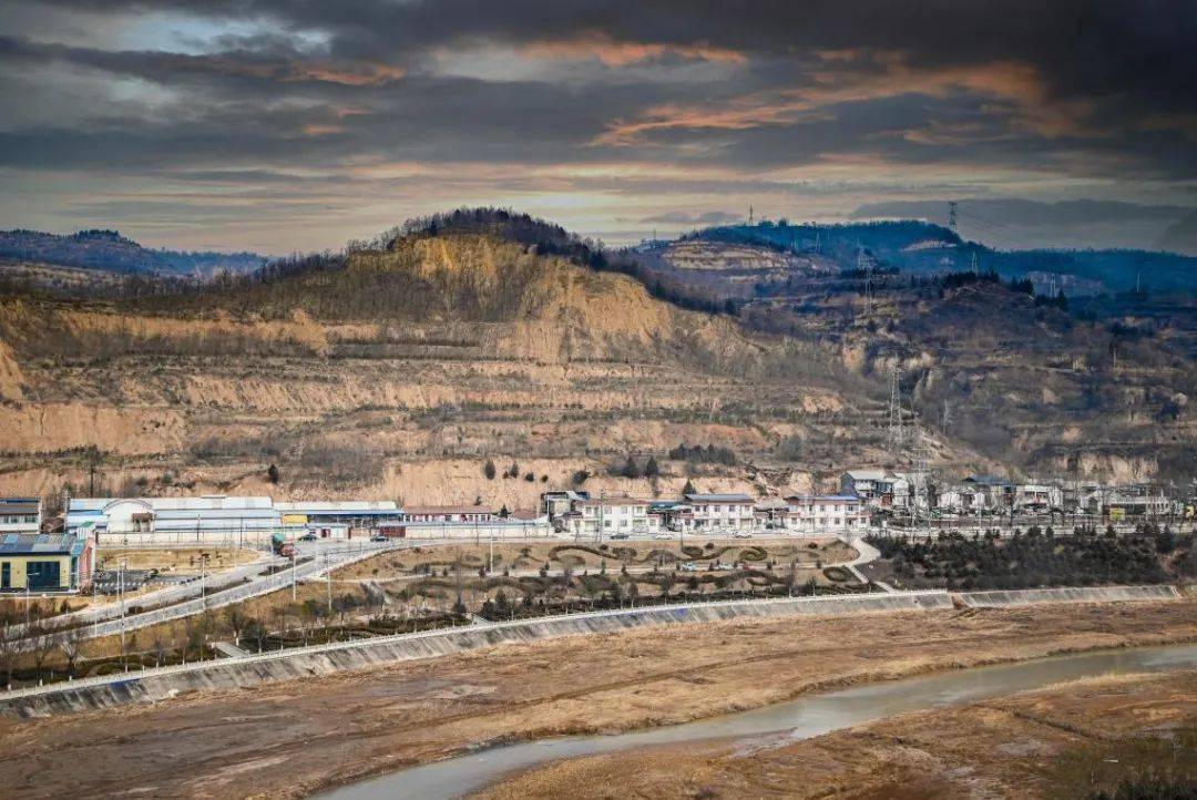 干军辉▲百年古树作者:曹晓勇 龙门乡人民政府▲组图:灵台之春作者:杜