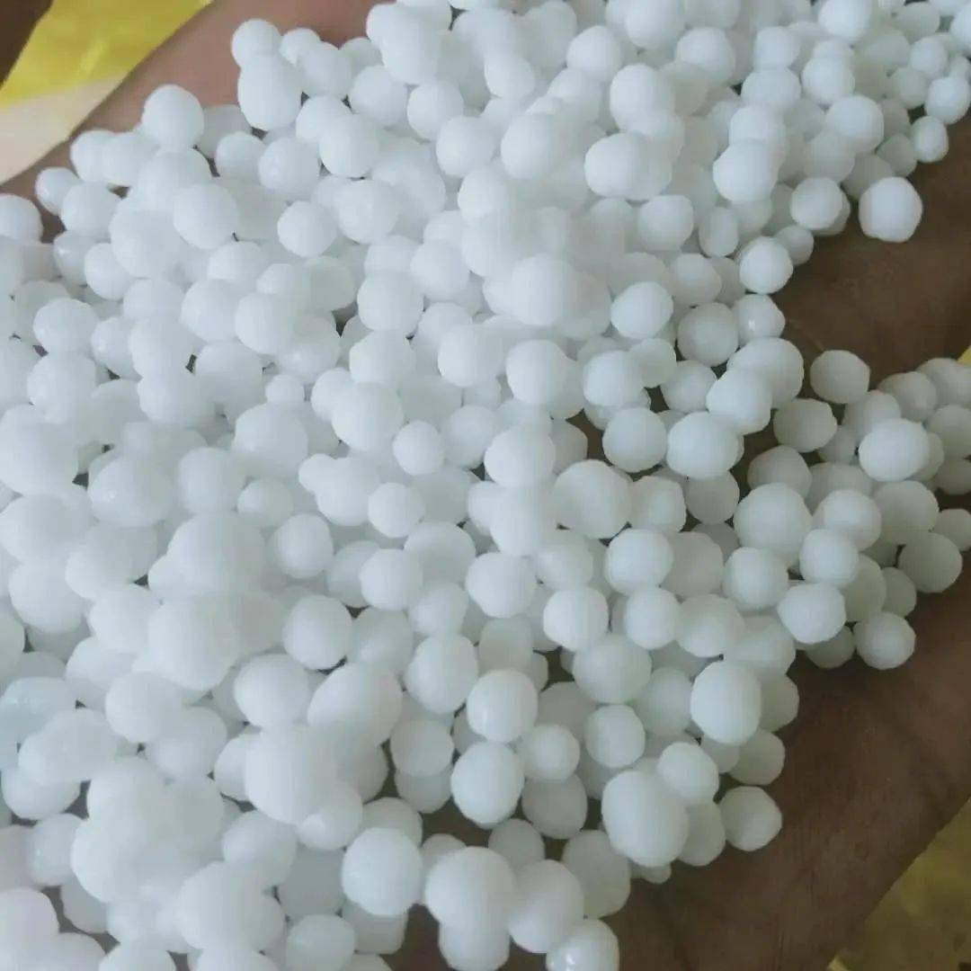 同是尿素,"大颗粒"为什么比小颗粒卖得贵?