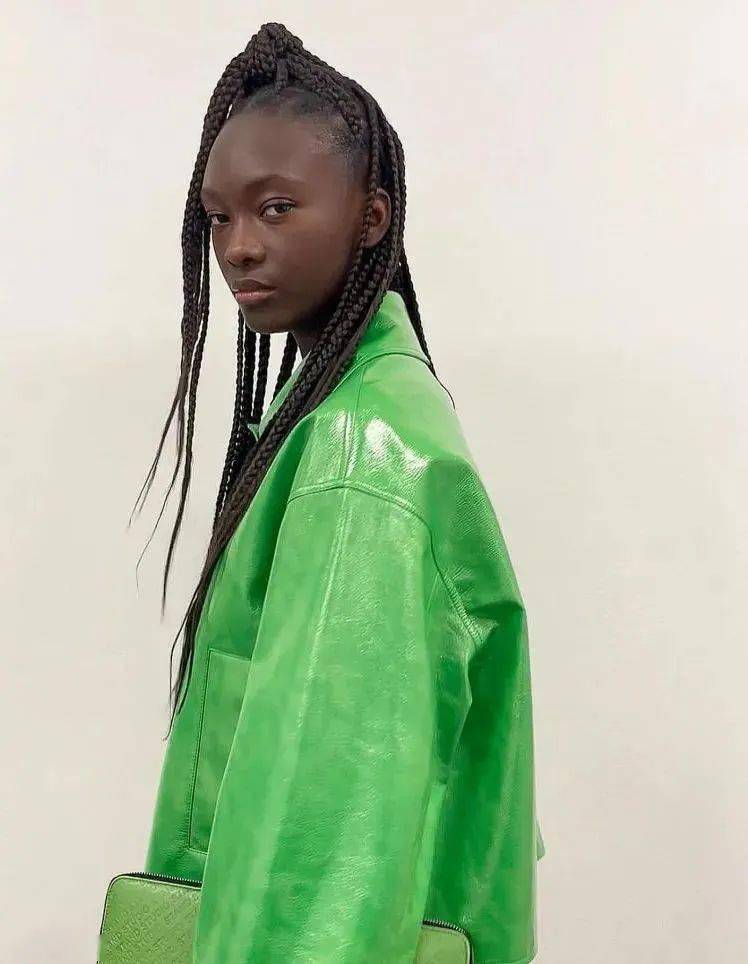 202223当下和未来最火爆的流行色是什么