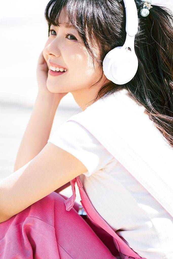 赖美云发布双马尾可爱写真粉红少女闪亮登场甜美惹人爱