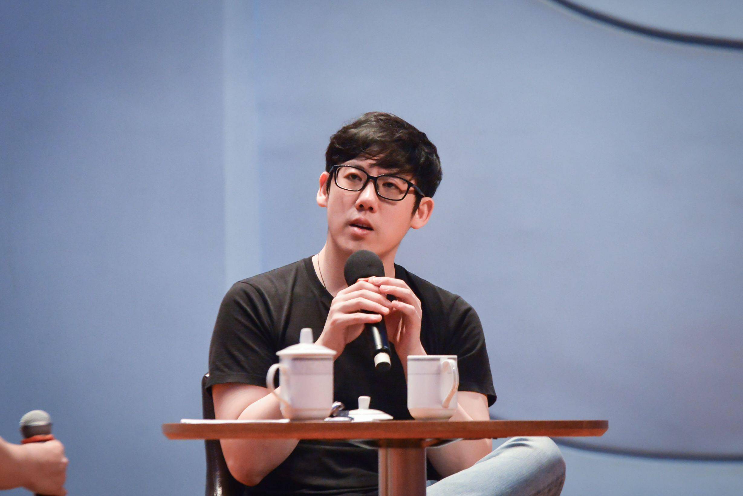 再度来汉钢琴家张昊辰带来技巧盛宴