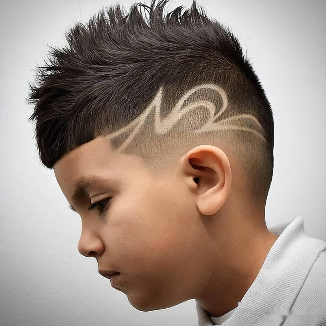 12岁学生发型男图片