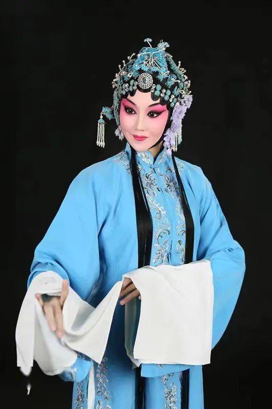 转载丨张派新秀丁一鸣演《刘兰芝》 台上有温度,台下有热度_北京京剧