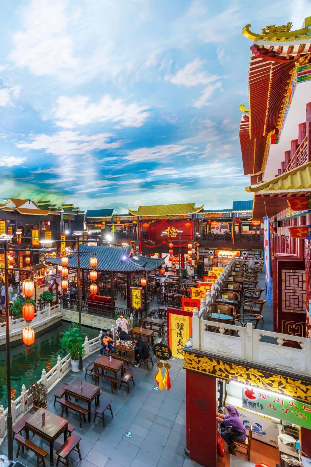 开封汴梁小宋城特色美食城.