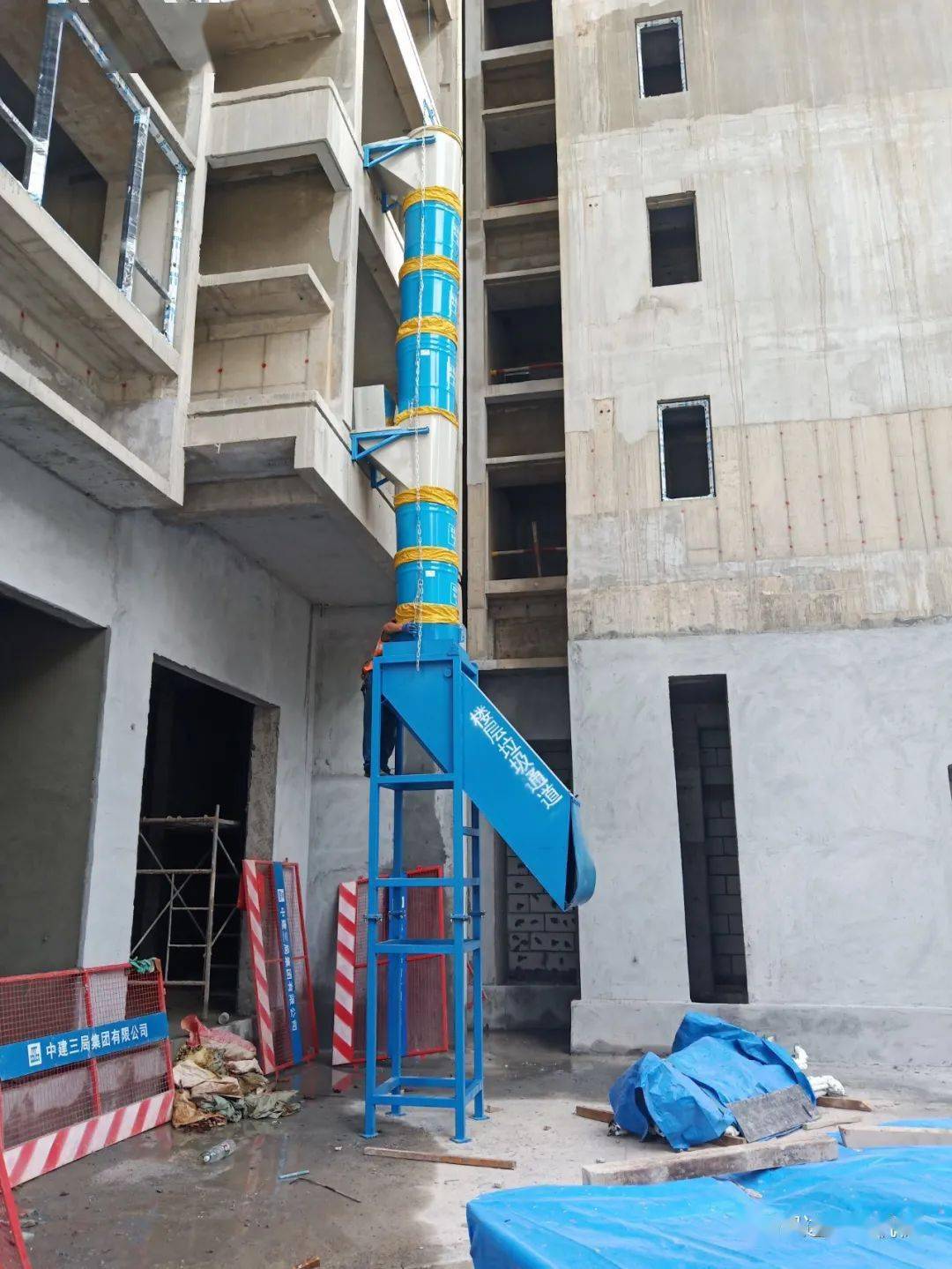 省力省时无扬尘新型建筑垃圾管道你用了吗