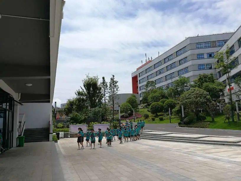 网友实地探访湘郡礼德高级中学,拍了一组照片供大家参考