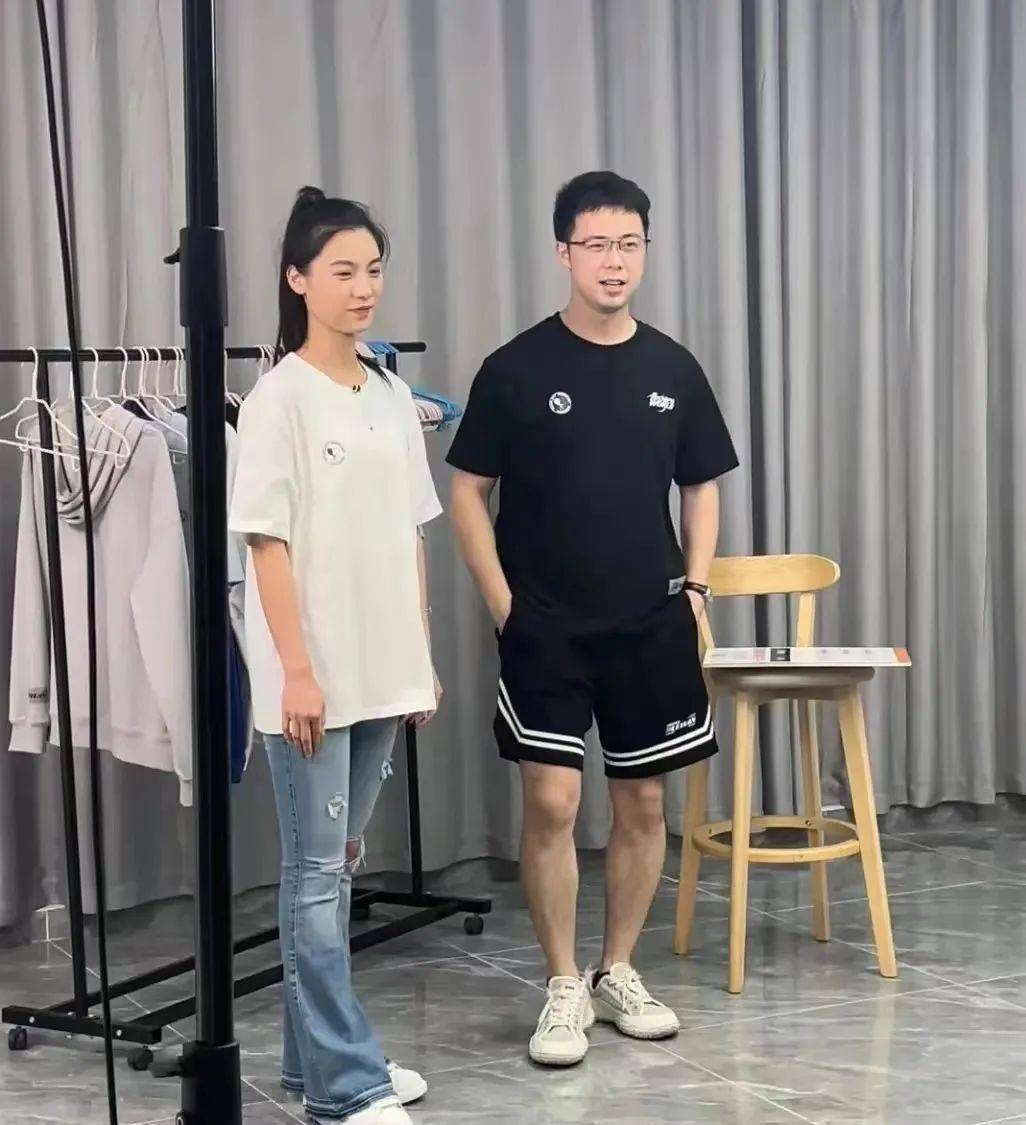 巨亏6000万,不关一店,不裁一人,这位山师校友胜在……_乐旋_王哲涵