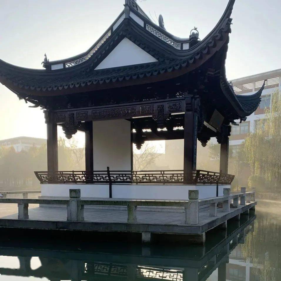 江苏省昆山中学热烈欢迎2022级新同学