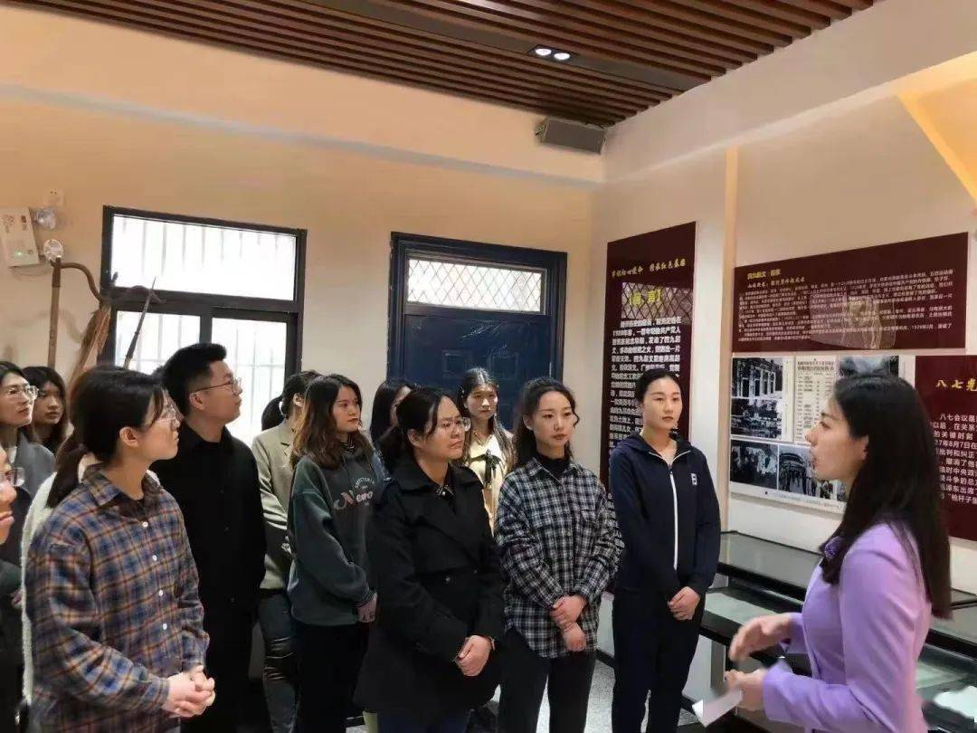 阜阳新时代青年宣讲员胡晓岚用微宣讲传递党的好声音