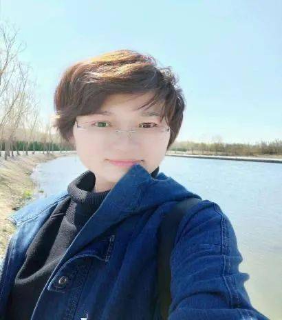 发动机有限公司罗云燕 2013届毕业生现就职于北京外国语大学邓亚楠