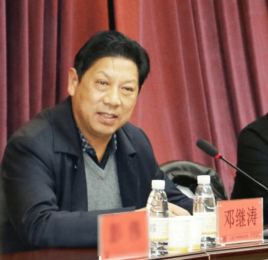 松滋市第七届人大代表,葛洲坝湖北松滋水泥有限公司党总支副书记,副