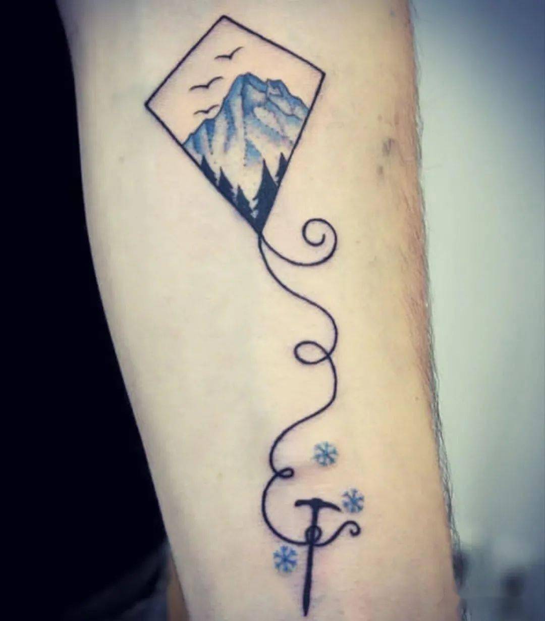 随风飞舞的风筝纹身