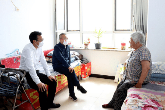 市委常委市委政法委书记周贺到榆树市走访调研脱贫攻坚成果巩固和乡村