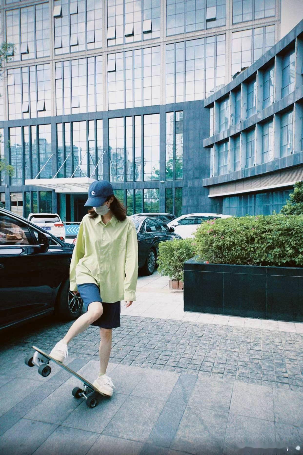 盘点张小斐的10组出色时尚造型能演又会穿斐妈真的不一般