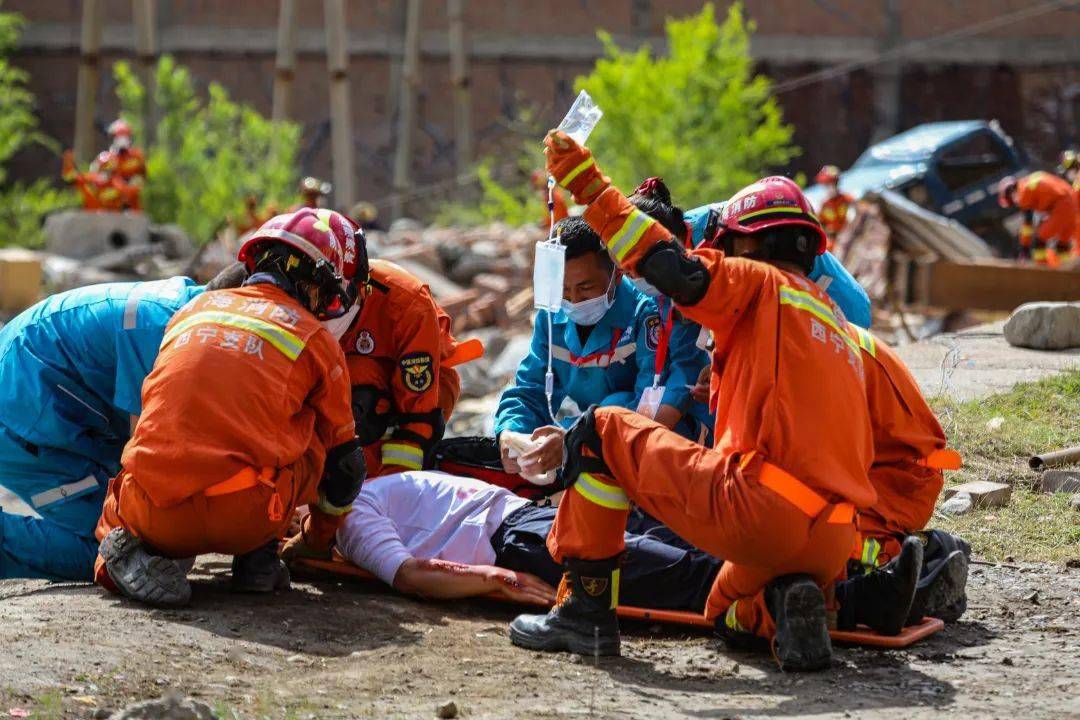 影像记西宁消防参加青海2022地震灾害综合实战演练