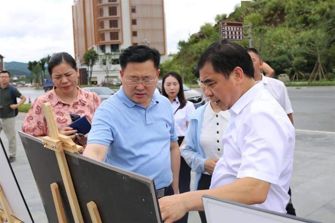 市委副书记鲍峰庭在萍乡武功山风景名胜区调研重大项目建设
