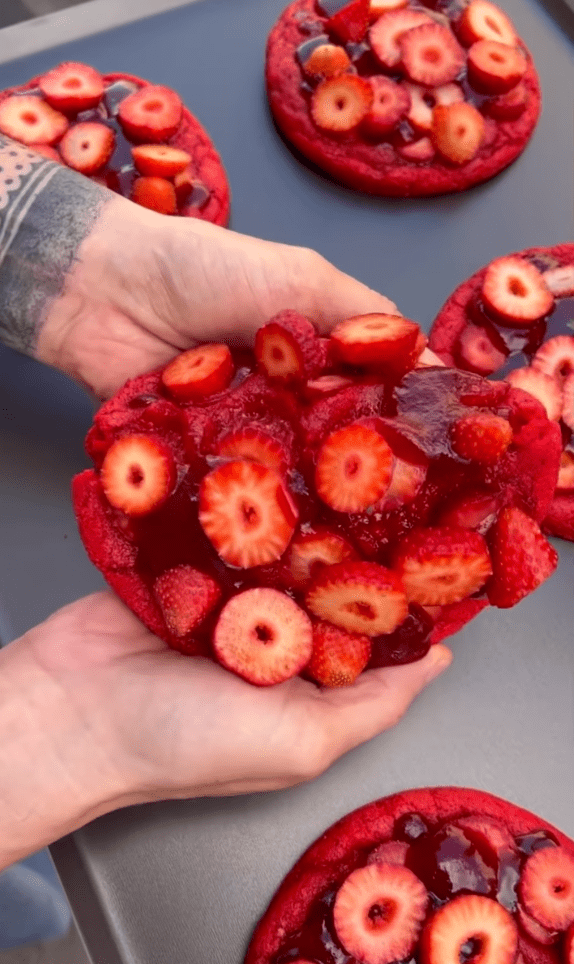 视频解密 | 水果哥cedric grolet"草莓手工饼干"(已打包·可下载)