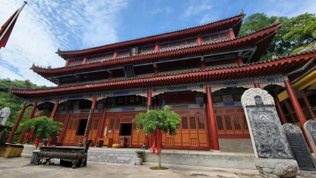 华严寺,兴国寺,牛头寺,法幢寺,禅经寺,洪福寺和观音寺等,被称为"樊川