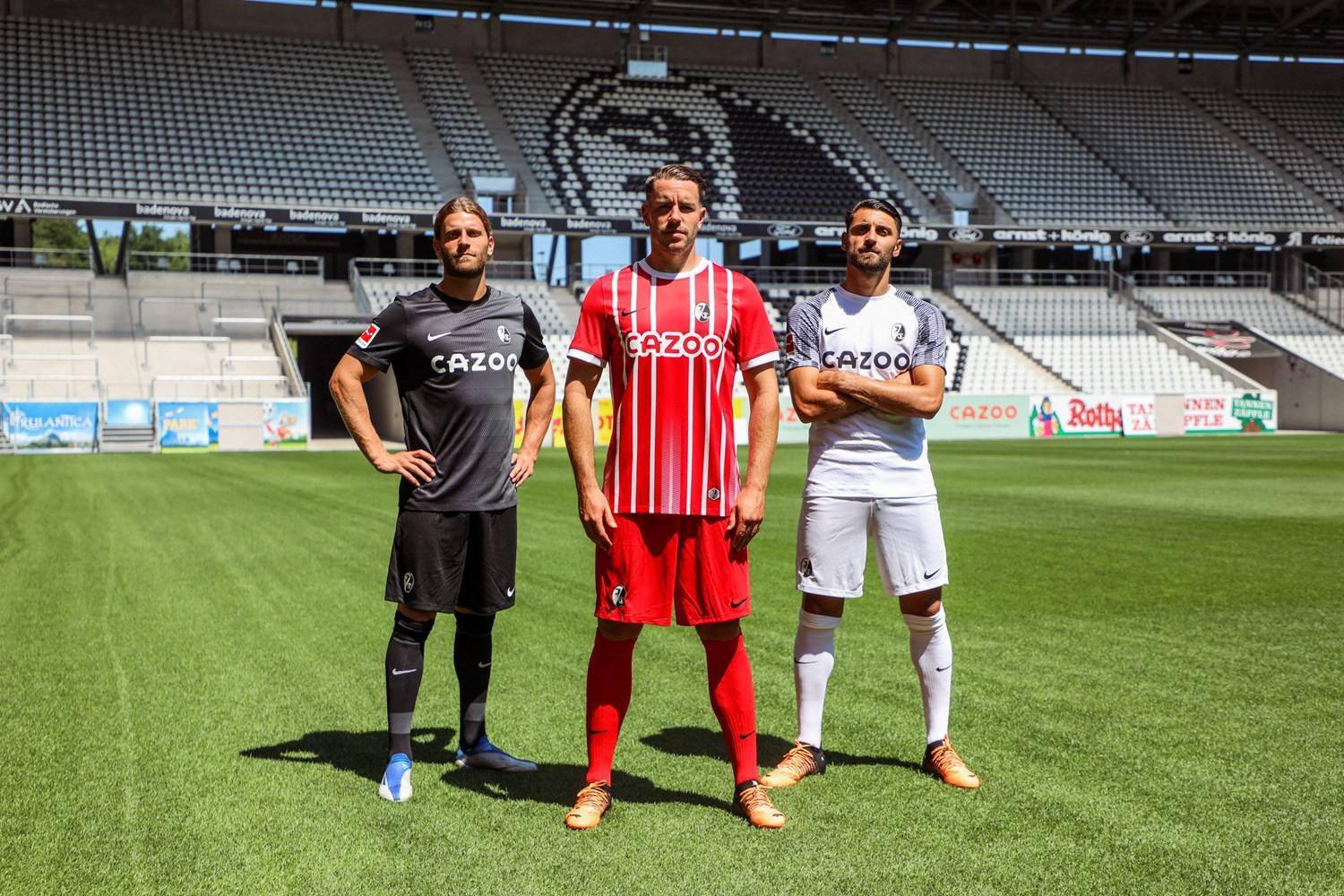 弗赖堡202223赛季主客场球衣发布