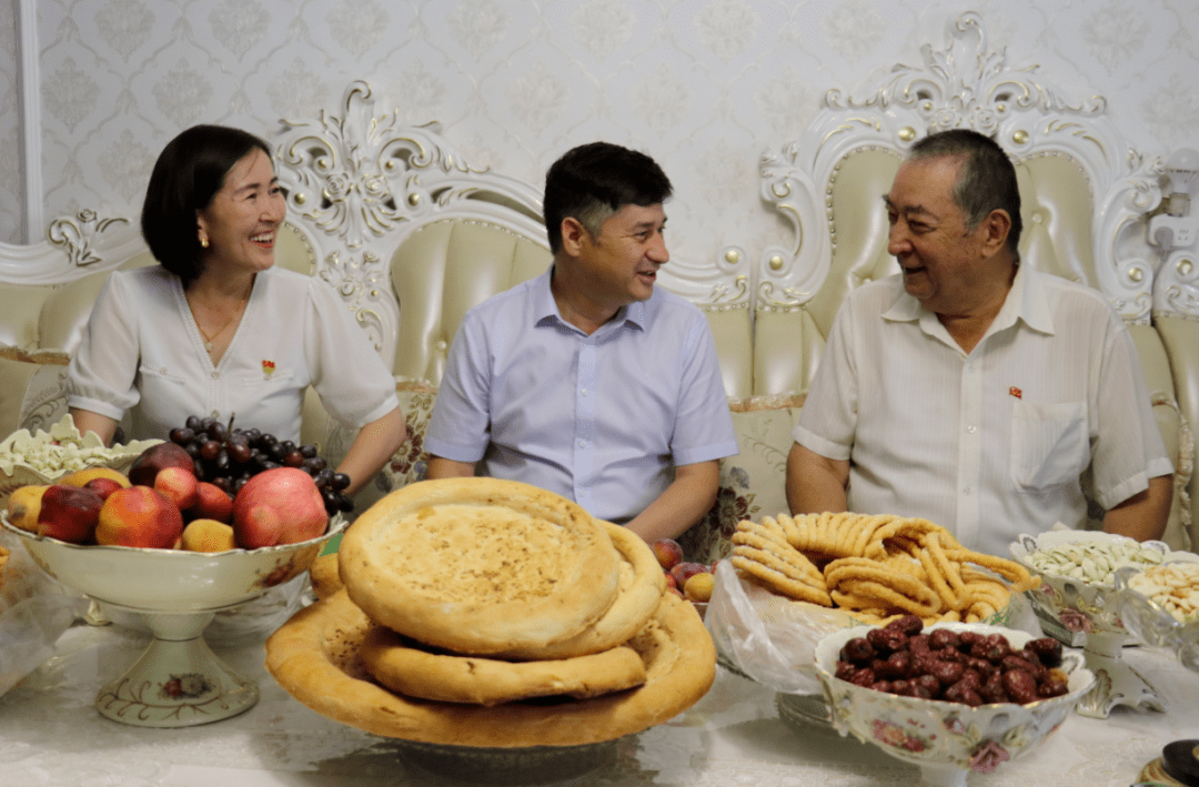 7月9日,市委副书记,市长吐依坤·阿不都外力等市领导一行,先后来到离