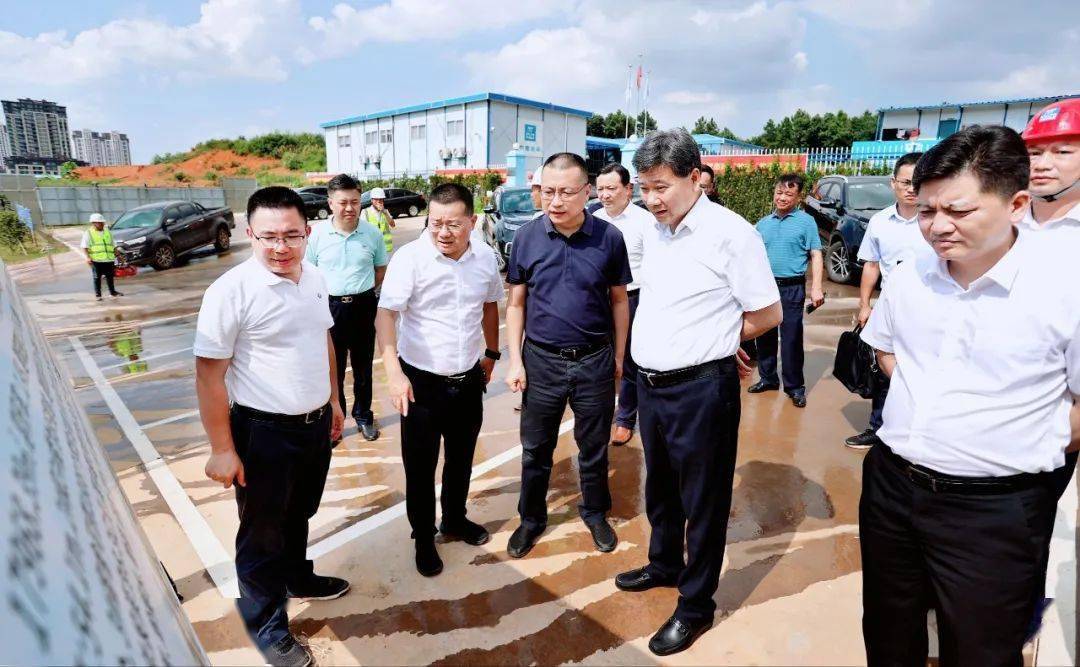 万明审定:殷俊杰核发:张雁肖玉文实地调研赣新大道建设情况南昌市关于