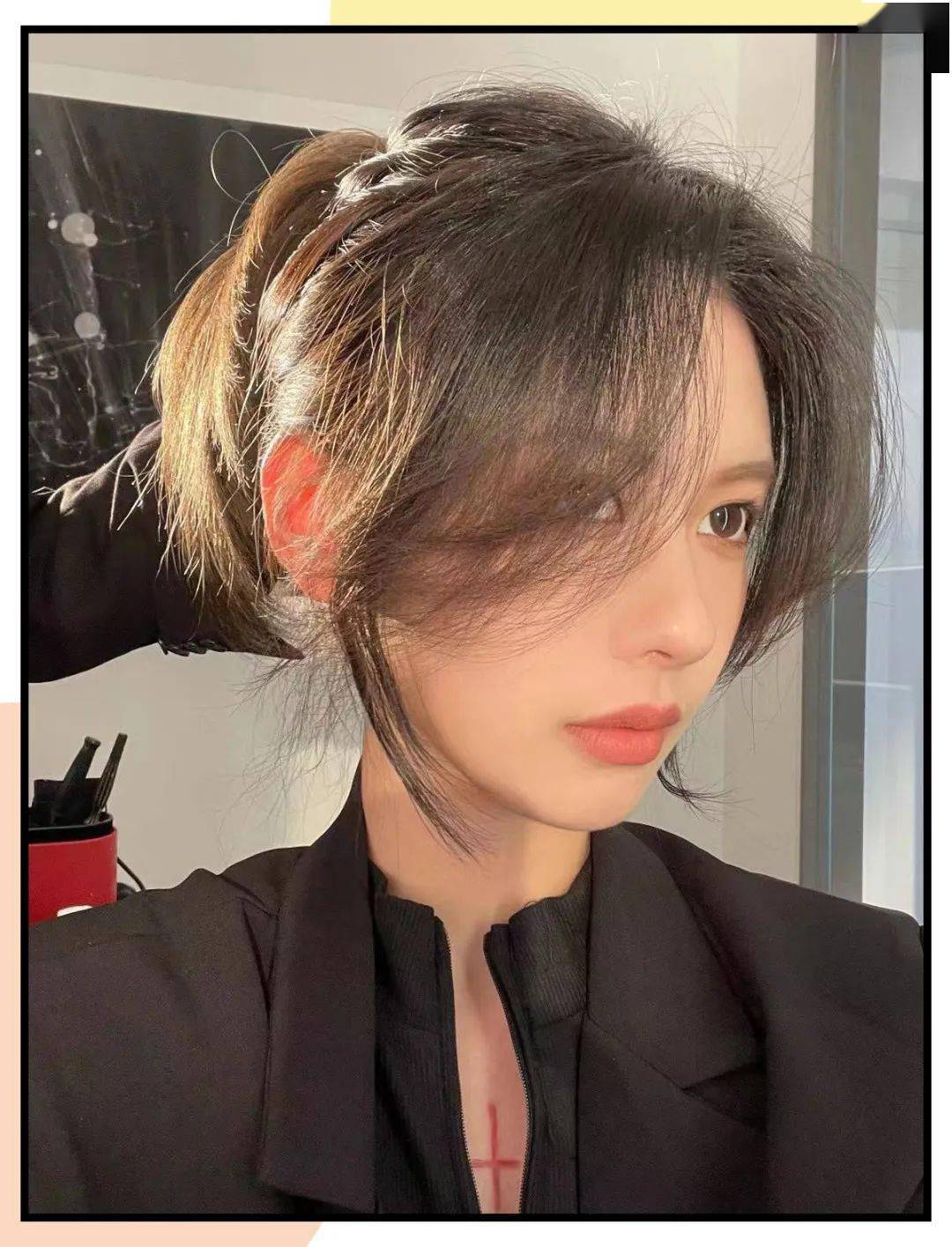 而且龙须刘海对于发量的要求还是比较低的如果和我一样的秃头少女