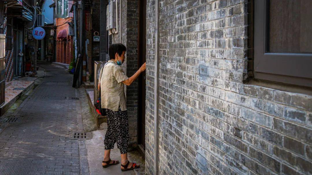 形似犁头,扬州这条百米长的特别老街巷你走过嘛?_渡江路_老城区_街道