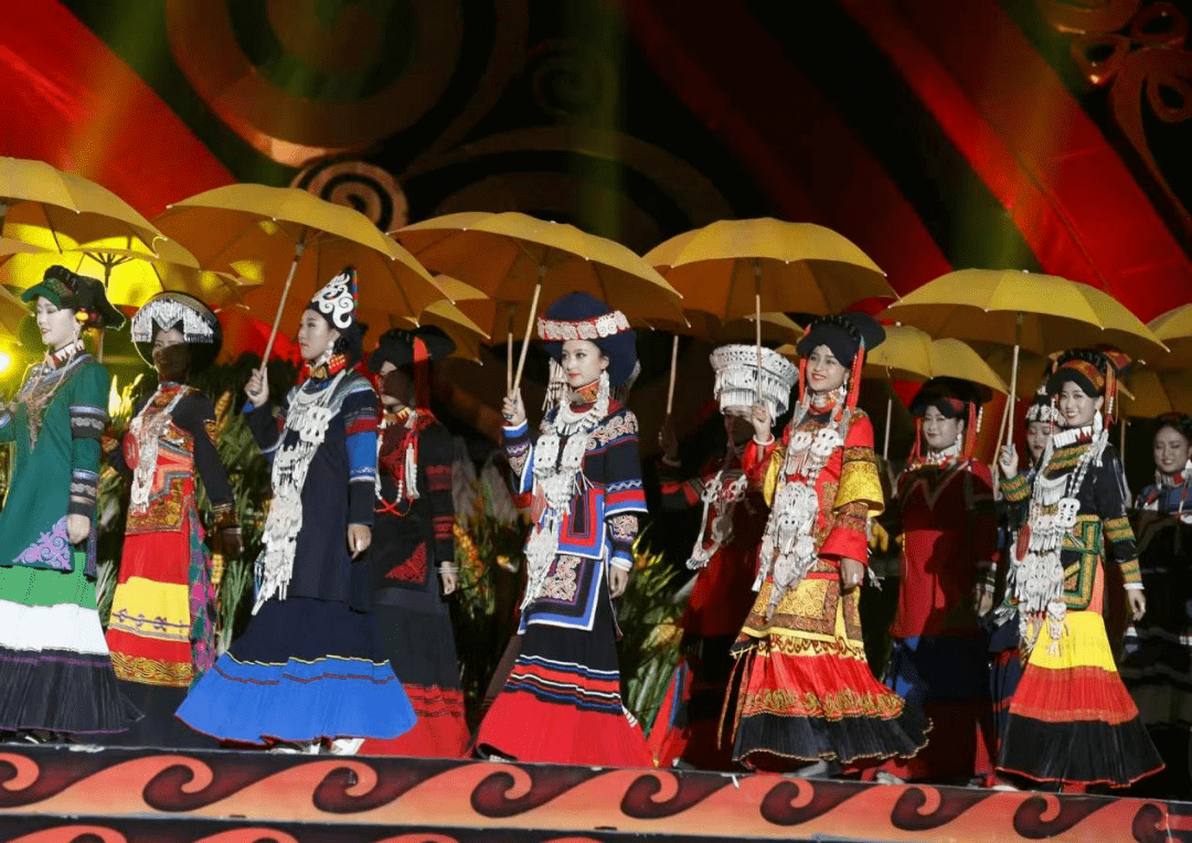 火把节彝族传统选美即将开启_西昌_凉山_表演