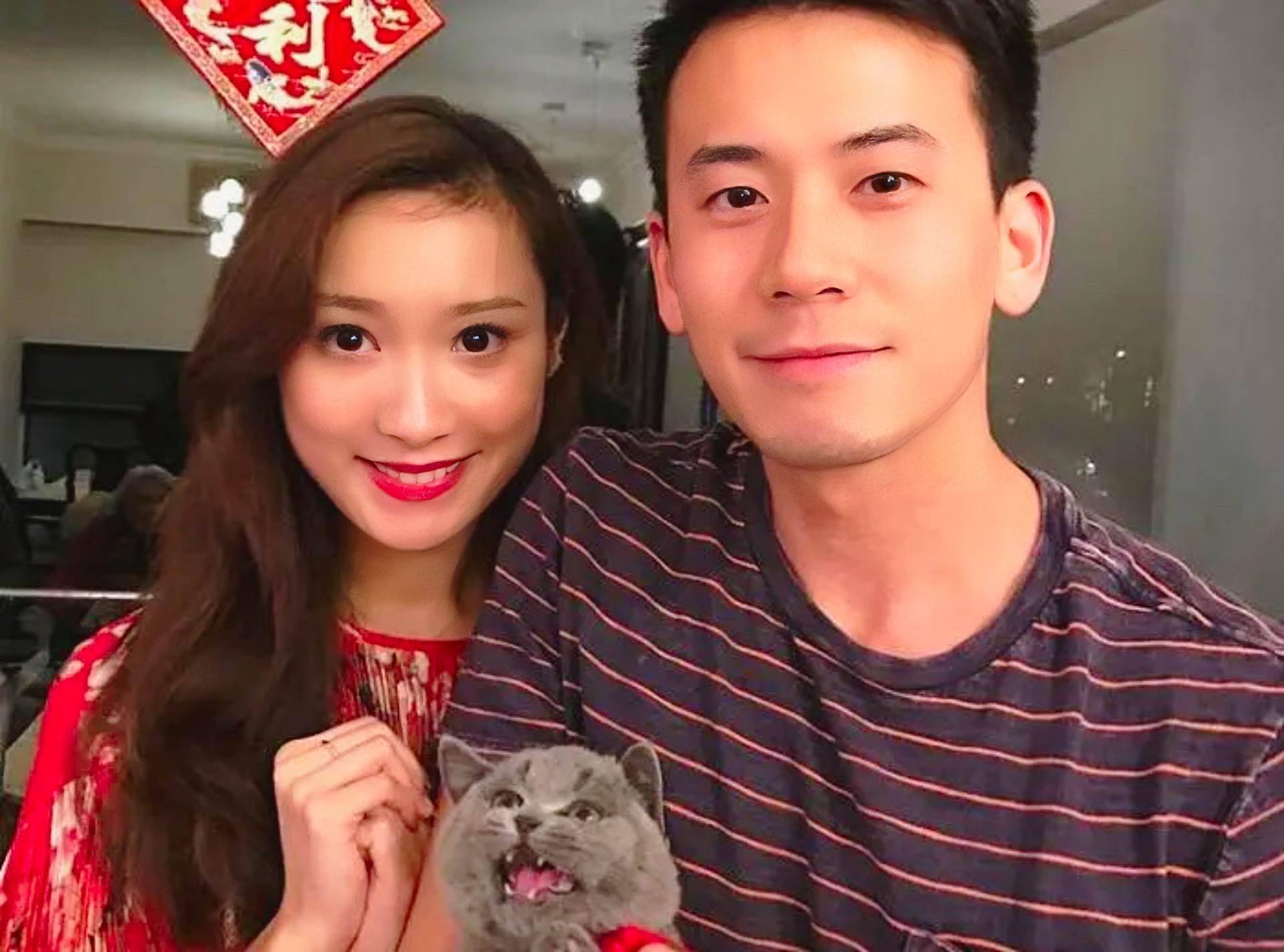 与儿媳脸贴脸亲密合照引热议_石修_陈宇琛_林佑蔚