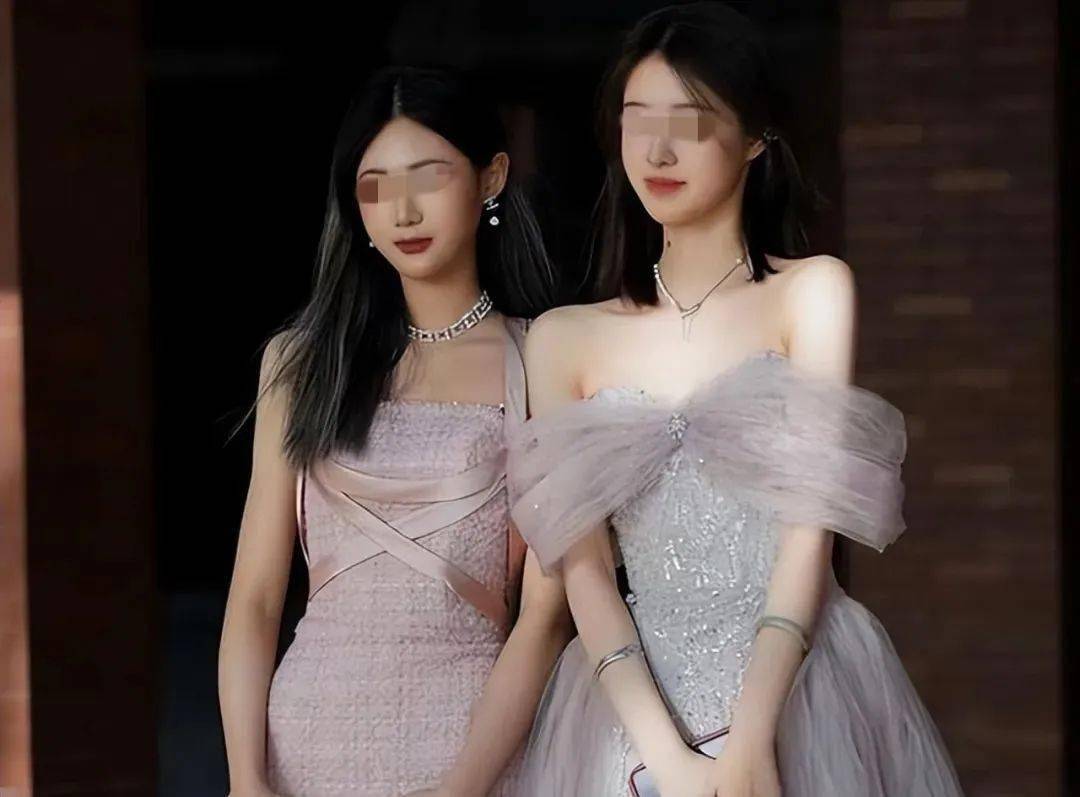 1张北京名媛阔少私密饭局照曝光暴露出当下社会最残酷的现实