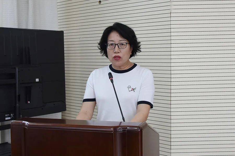 聂毅全,市政协常委,九三学社本溪市委副主委,明山区政府副区长周晓婕