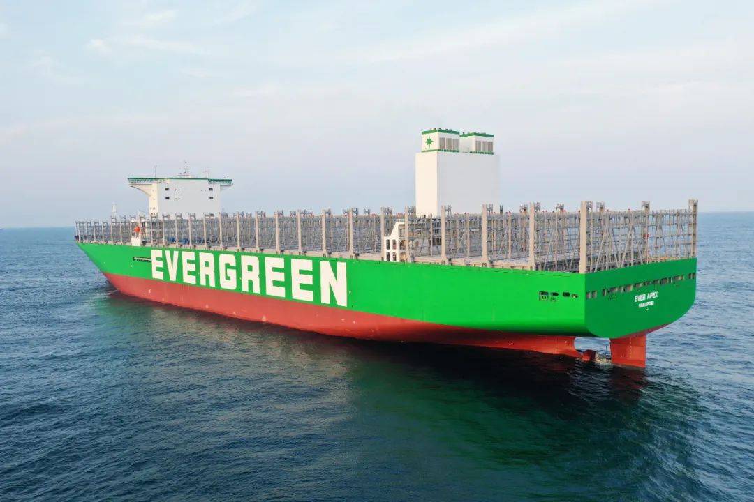 全球最大24000标准箱巨轮在上海交付_造船_集装箱船_江南