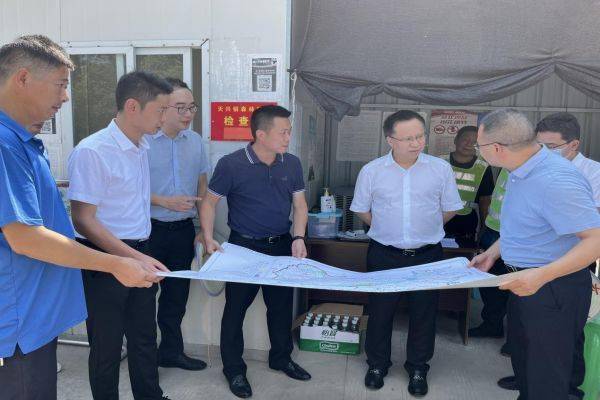 泸州市副市长何洪波到泸县开展巡林工作_相关_林长何_疫情