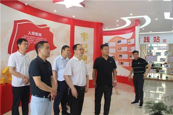 郧阳区人大常委会来我县考察学习