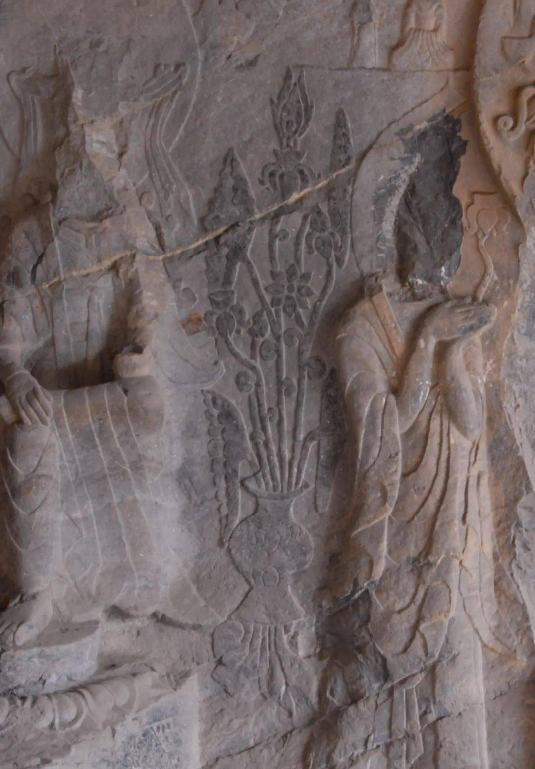 北魏六指佛与宝瓶花:谁是皇甫公?