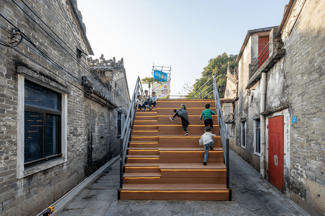 �����ǣ�΢�����У��������ġ����潨��ѧ��