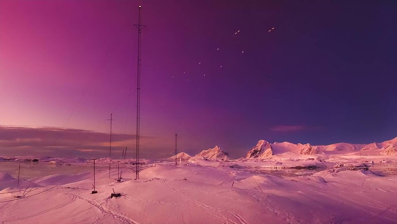 汤加火山喷发半年后南极天空变成了粉红色这是怎么个情况