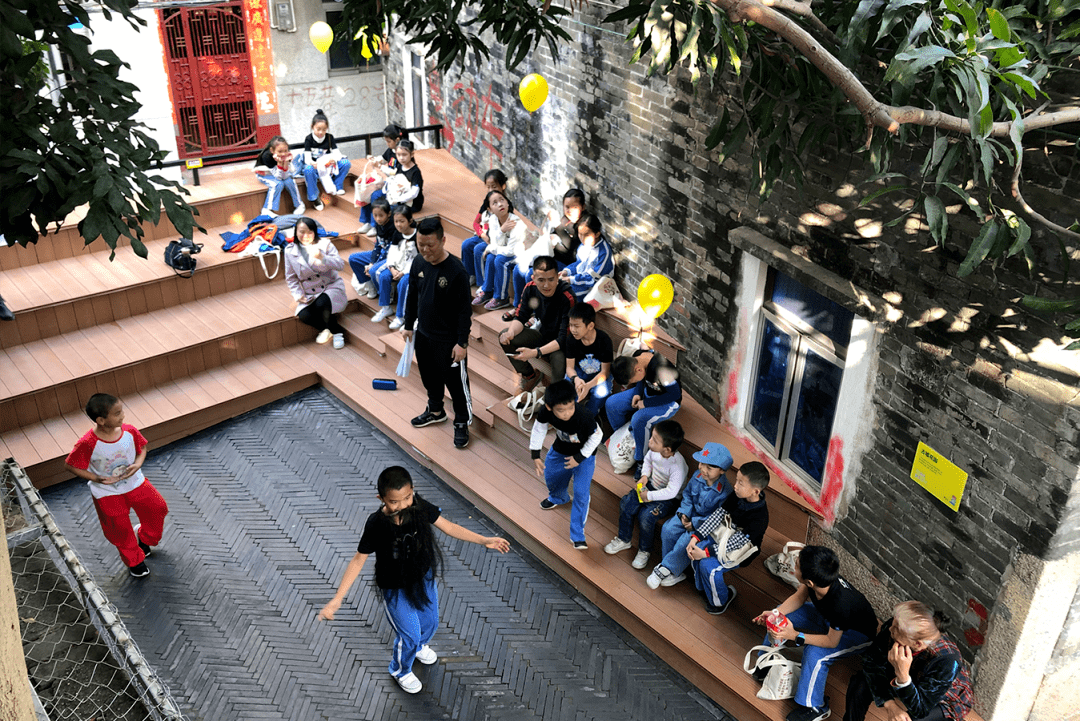 �����ǣ�΢�����У��������ġ����潨��ѧ��