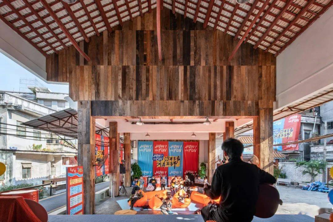 �����ǣ�΢�����У��������ġ����潨��ѧ��