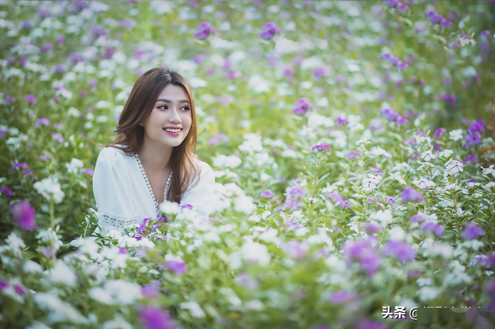 中年小阿姨拍摄姿势做到4个不,就会简约不失优雅,高级又有韵味_人物