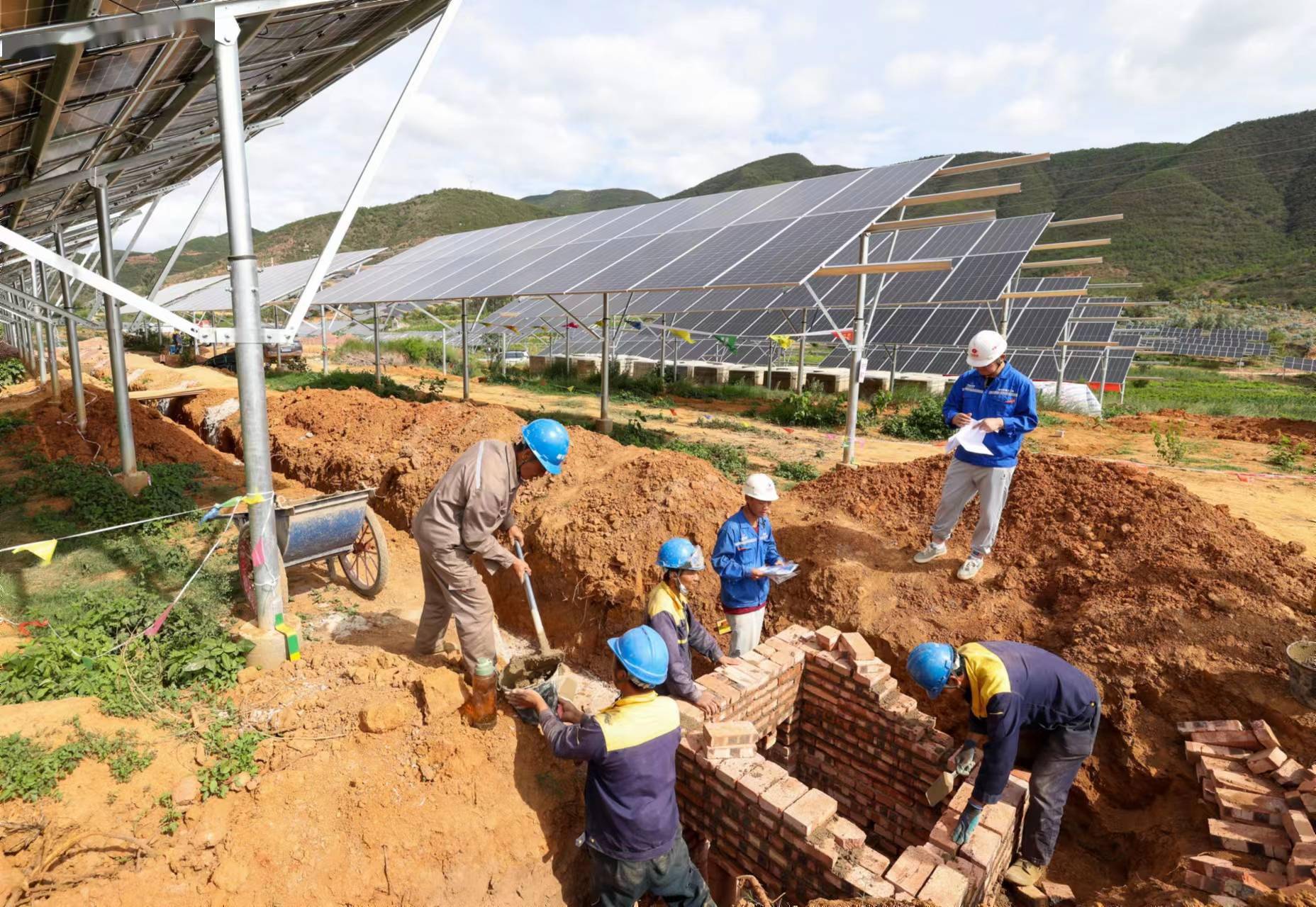 楚雄大姚:光伏产业发展按下"快进键"_大姚县_建设_项目