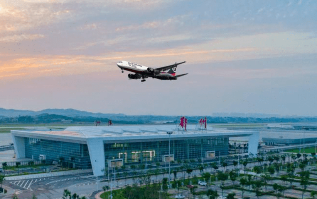 【空泛亚电竞运】亚洲首个专业货运枢纽机场在中国投入运营！(图2)