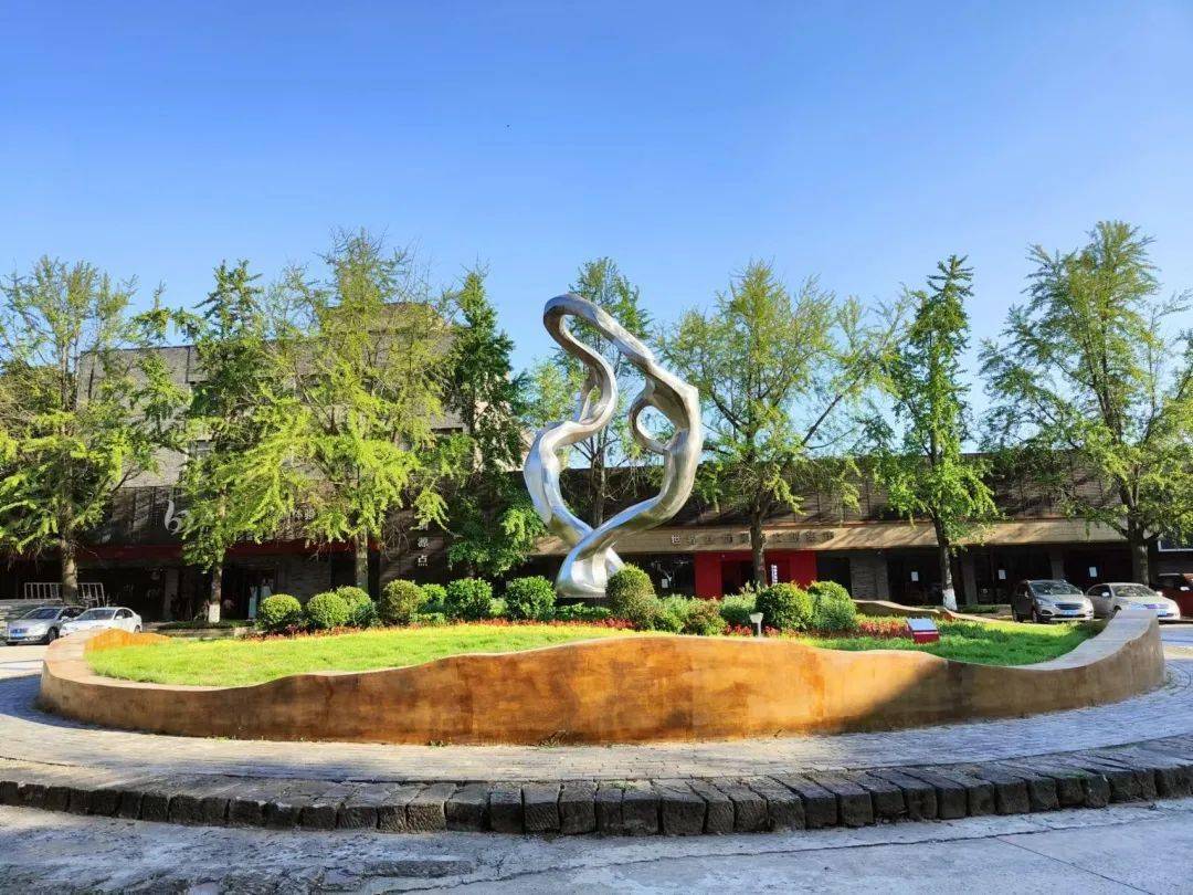 丝博园可以说是南充丝绸发展的缩影,承载了南充丝绸文化发展的历史