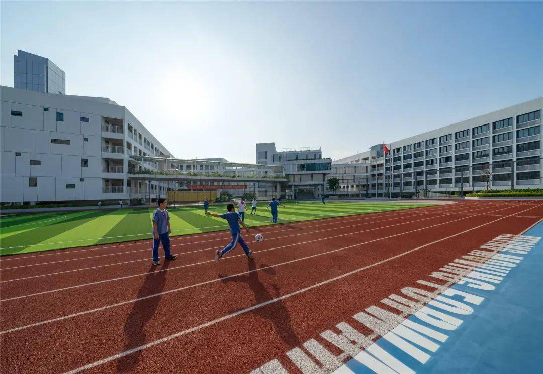 新作环形秩序下的乐园式学校深圳坪山区日新小学申都设计集团有限公司