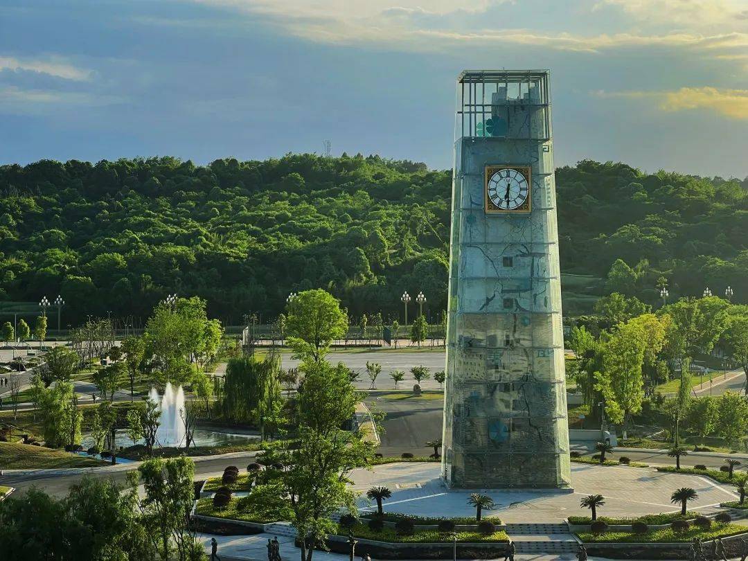 活力无限 带你走进绵阳飞行职业学院的夏天