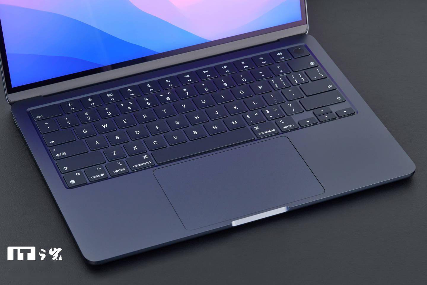 苹果m2macbookair午夜色图赏