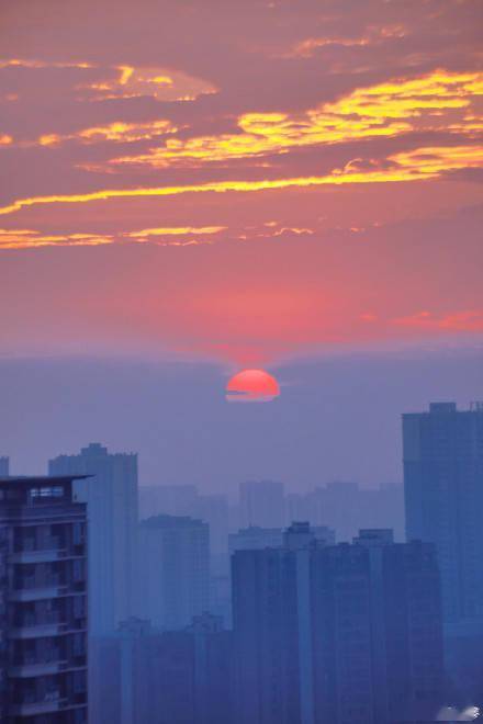 晕染出梦中的色彩!成都日出渐变色