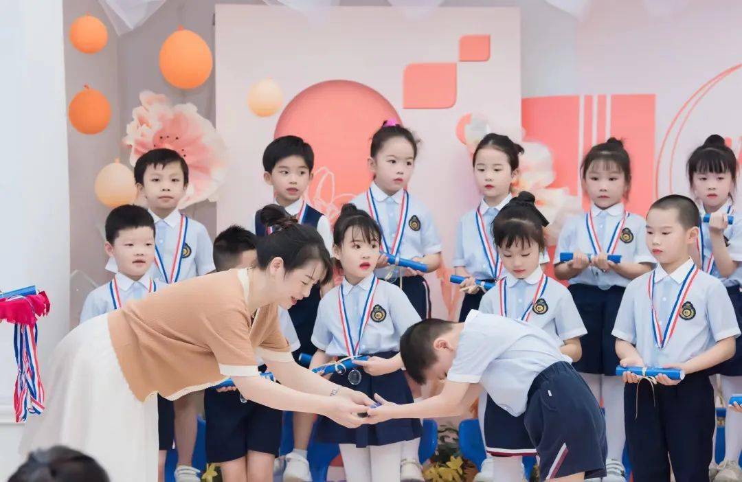 雨花区凯恩新城幼儿园:2022年毕业典礼记实 | 明天过后,我们一路生花